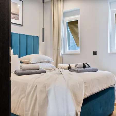 West Coast Deluxe Couette-café Split