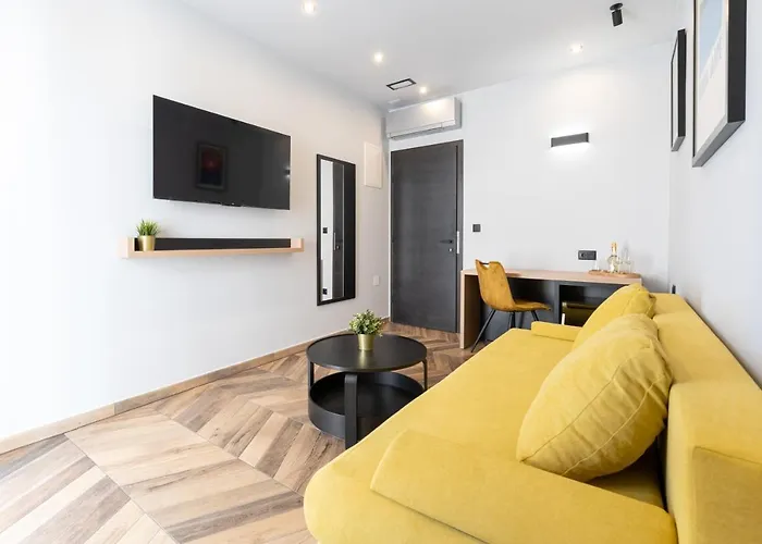 West Coast Deluxe 4* Split