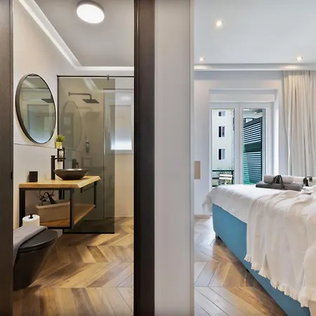 Bed & Breakfast West Coast Deluxe *