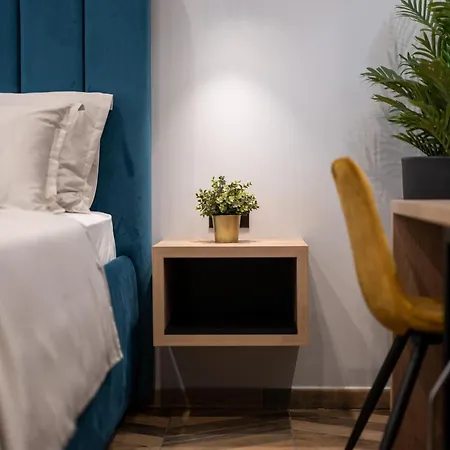 West Coast Deluxe Bed & Breakfast