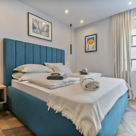 West Coast Deluxe לינה וארוחת בוקר 4*