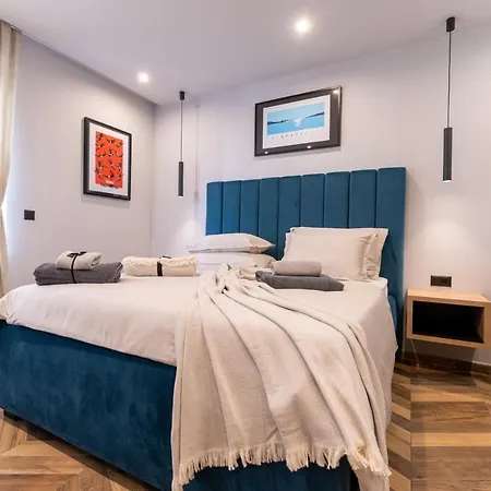 West Coast Deluxe לינה וארוחת בוקר