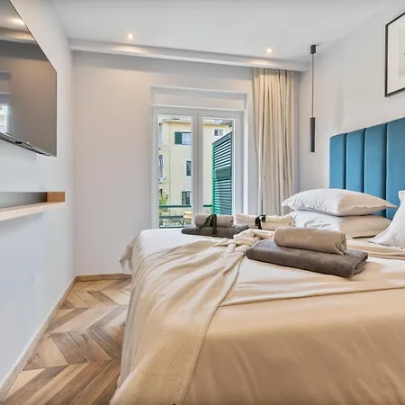 West Coast Deluxe ספליט