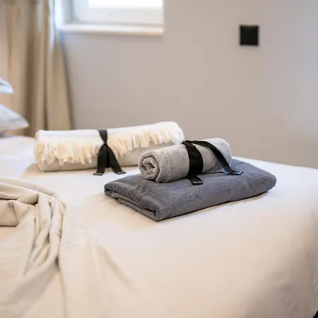 Bed & Breakfast West Coast Deluxe Split