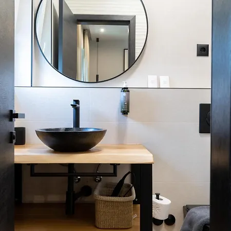 West Coast Deluxe לינה וארוחת בוקר 4*