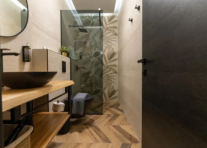 West Coast Deluxe 4* Split