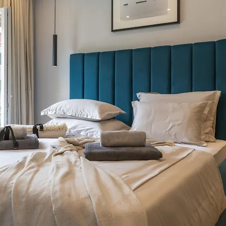 West Coast Deluxe Bed and breakfast