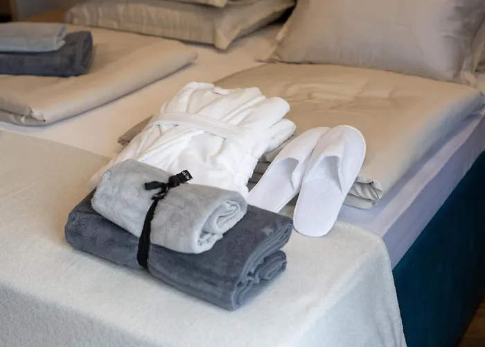 West Coast Deluxe 4* Split